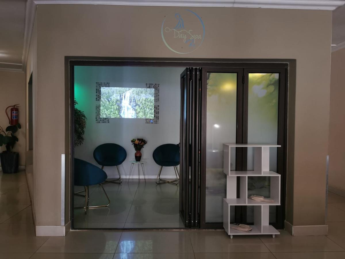Palm Valley Inn And Day Spa Hartbeespoort Buitenkant foto