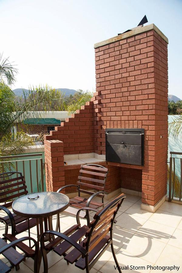 Palm Valley Inn And Day Spa Hartbeespoort Buitenkant foto