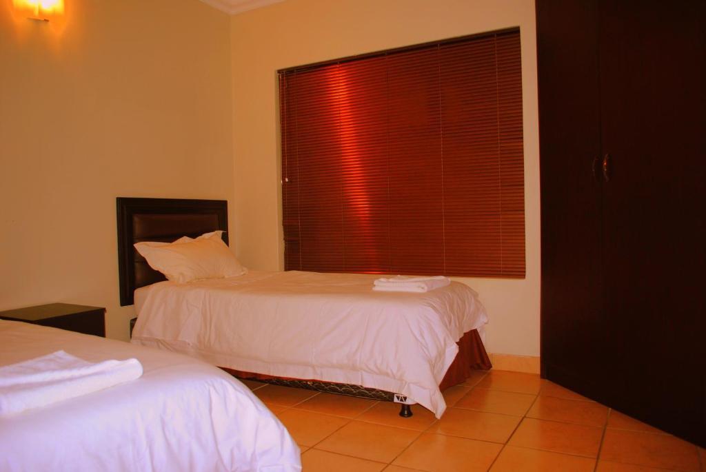 Palm Valley Inn And Day Spa Hartbeespoort Buitenkant foto