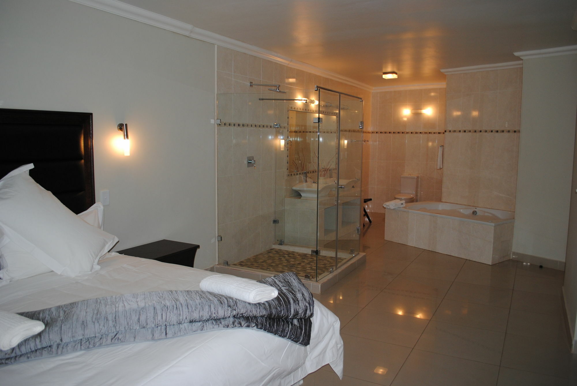 Palm Valley Inn And Day Spa Hartbeespoort Buitenkant foto