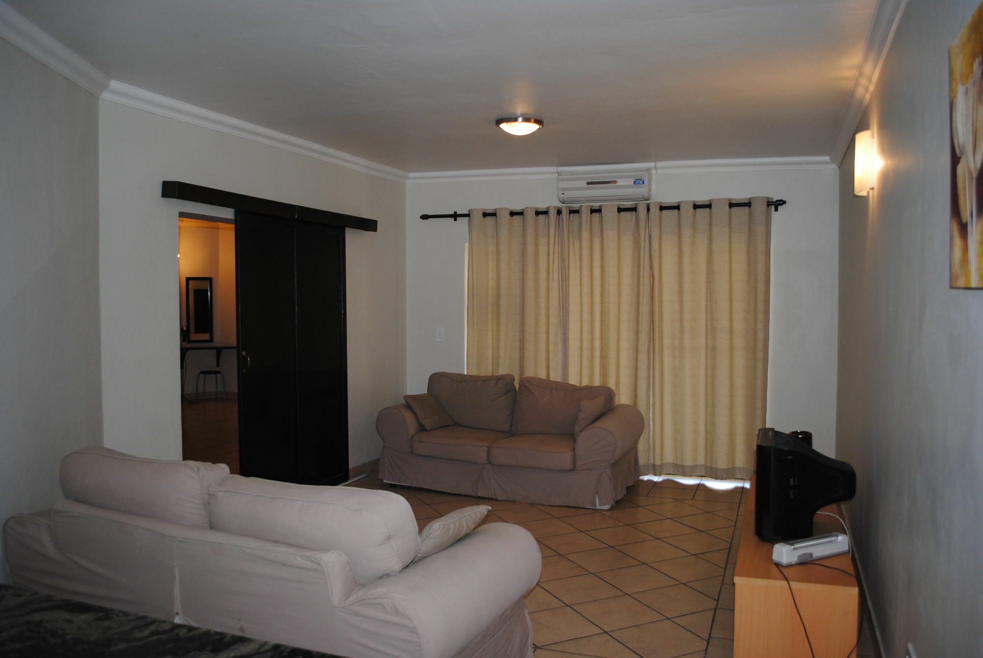 Palm Valley Inn And Day Spa Hartbeespoort Buitenkant foto